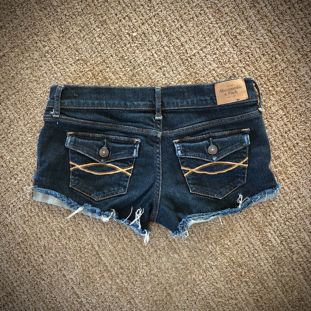💚2/$40💚 Abercrombie & Fitch Denim Cutoff Shorts - Picture 2 of 5